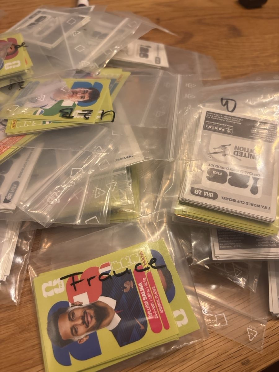 Panini Cartes à collectionner: Doppelte Panini zu verkaufen – Neuf (Voir description) à Steckborn par MMR2911