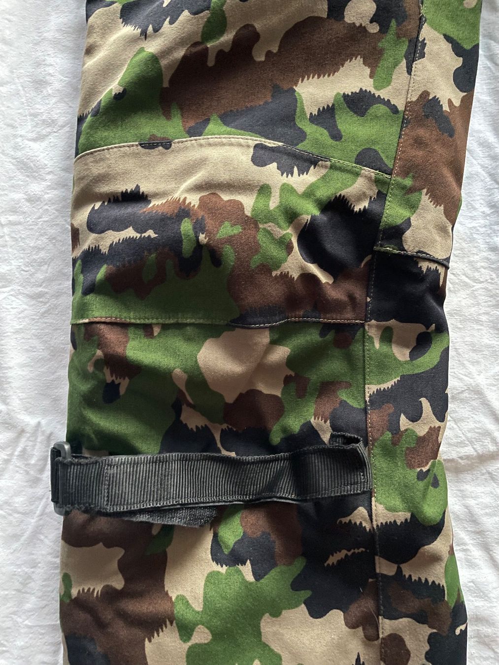 Armée suisse Uniformes: Armee Gore Tex Hose  Gr: M – D'occasion à Wila par Lokelo 4