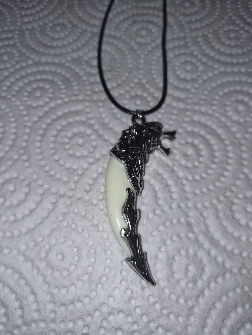 Ketten: Collier corne tete de loup – Neu (gemäss Beschreibung) aus Senèdes von hen_fw8b