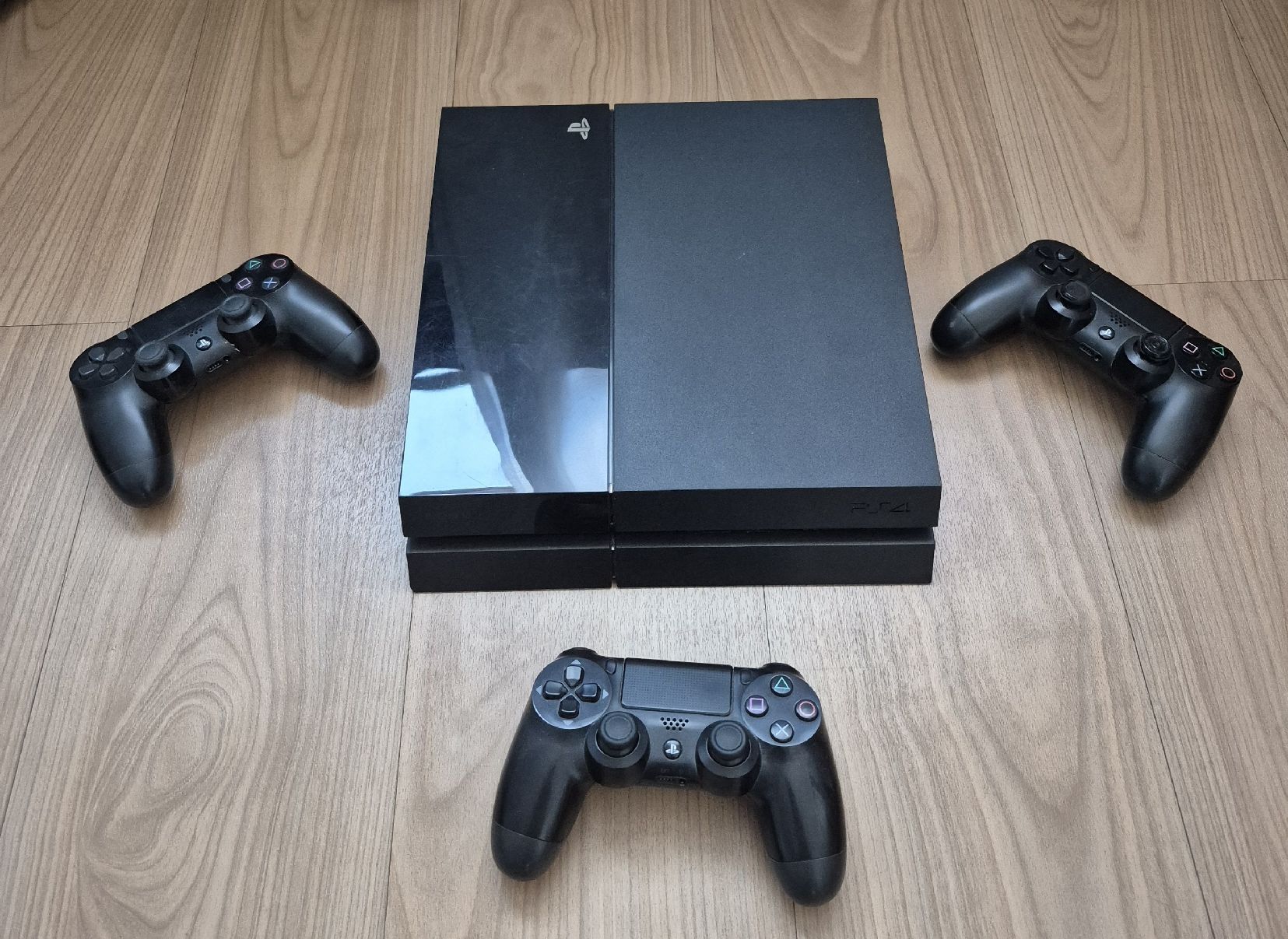 Sony Console: Playstation 4 SSD 2TB mit 3 controller – Usato da Regensdorf venduto da PDDM 1