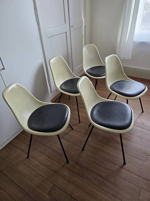 Vitra Sedie: 5x eames side chair fiberglass parchment – Usato da Muri b. Bern venduto da Elviz13