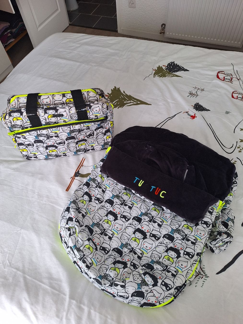 Sacchi a pelo: Set sac à langer + chancelière tuc tuc – Nuovo e nell'imballaggio originale da Delémont venduto da Emi-98