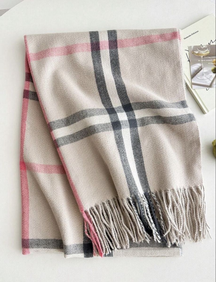 Foulard & Sciarpe: Écharpe – Nuovo e nell'imballaggio originale da Châtel-St-Denis venduto da Montclair_Swiss 2