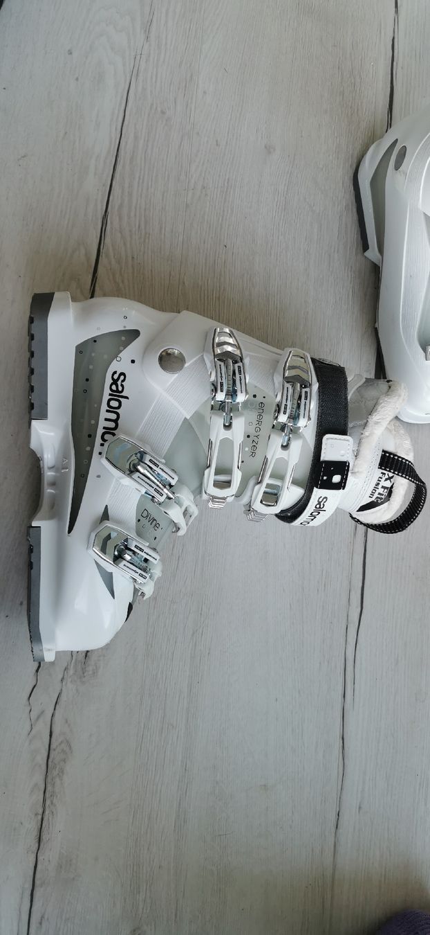 Salomon Damenschuhe: Salomon Divine 55 Skischuhe Grösse 37 oder 24-24.5 – Gebraucht aus Wyssachen von Soenne 6