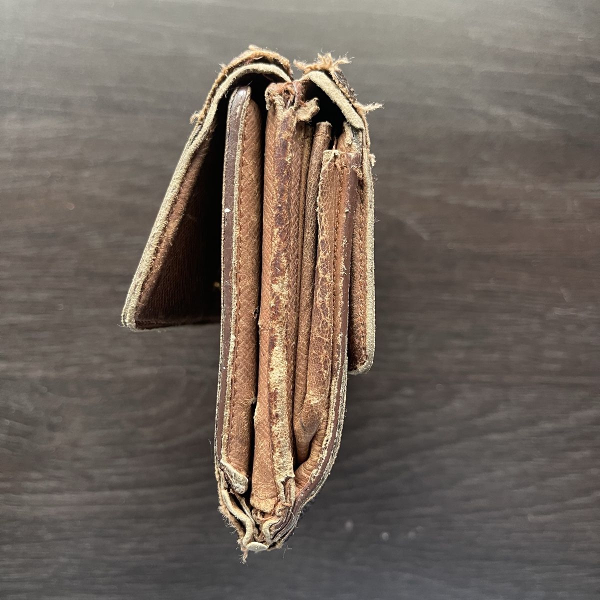 Louis Vuitton Portafogli: Vintage Louis Vuitton 2 Double Side Monogram Wallet – Usato da Genève venduto da FoundTears 6