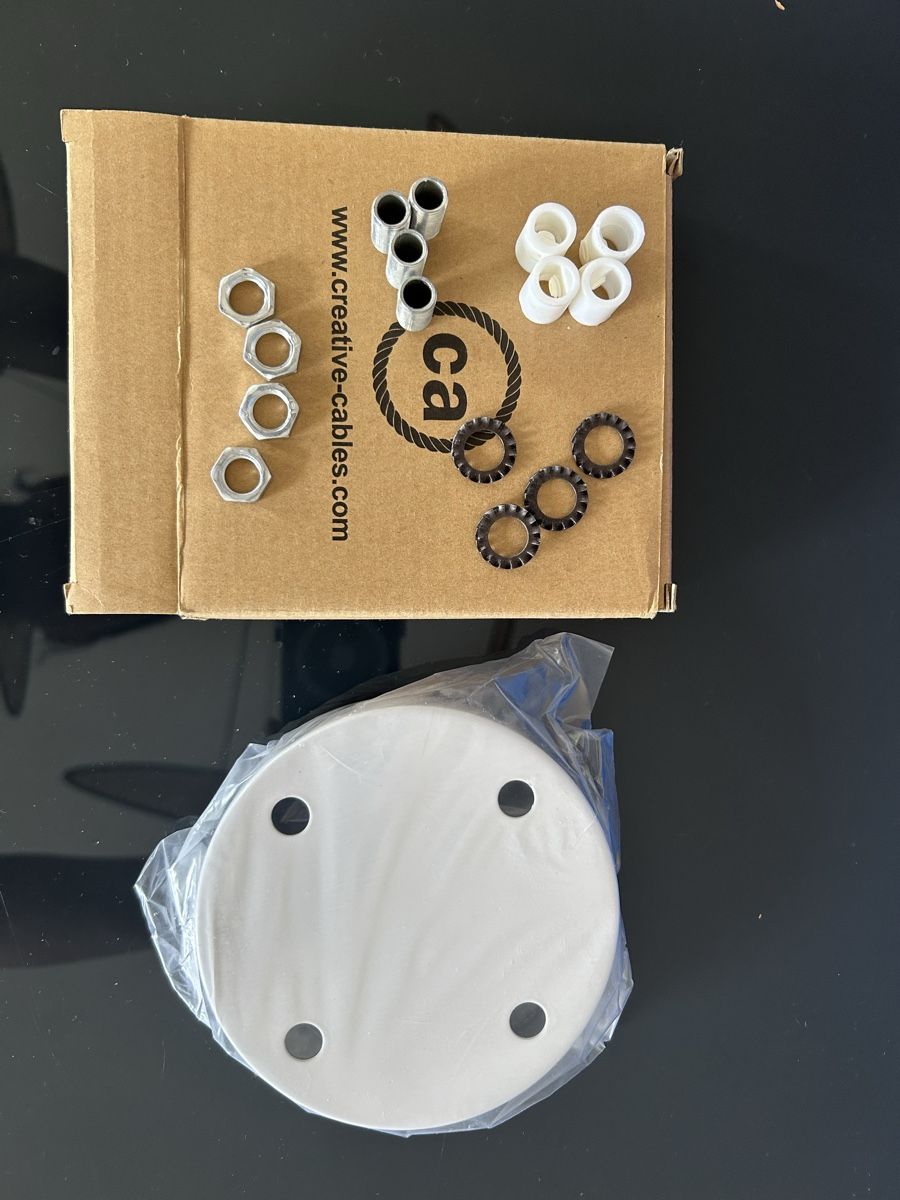 Lampade: Creative-Cables Ceiling Rose White Metal New – Nuovo e nell'imballaggio originale da Nyon venduto da eme_59hs