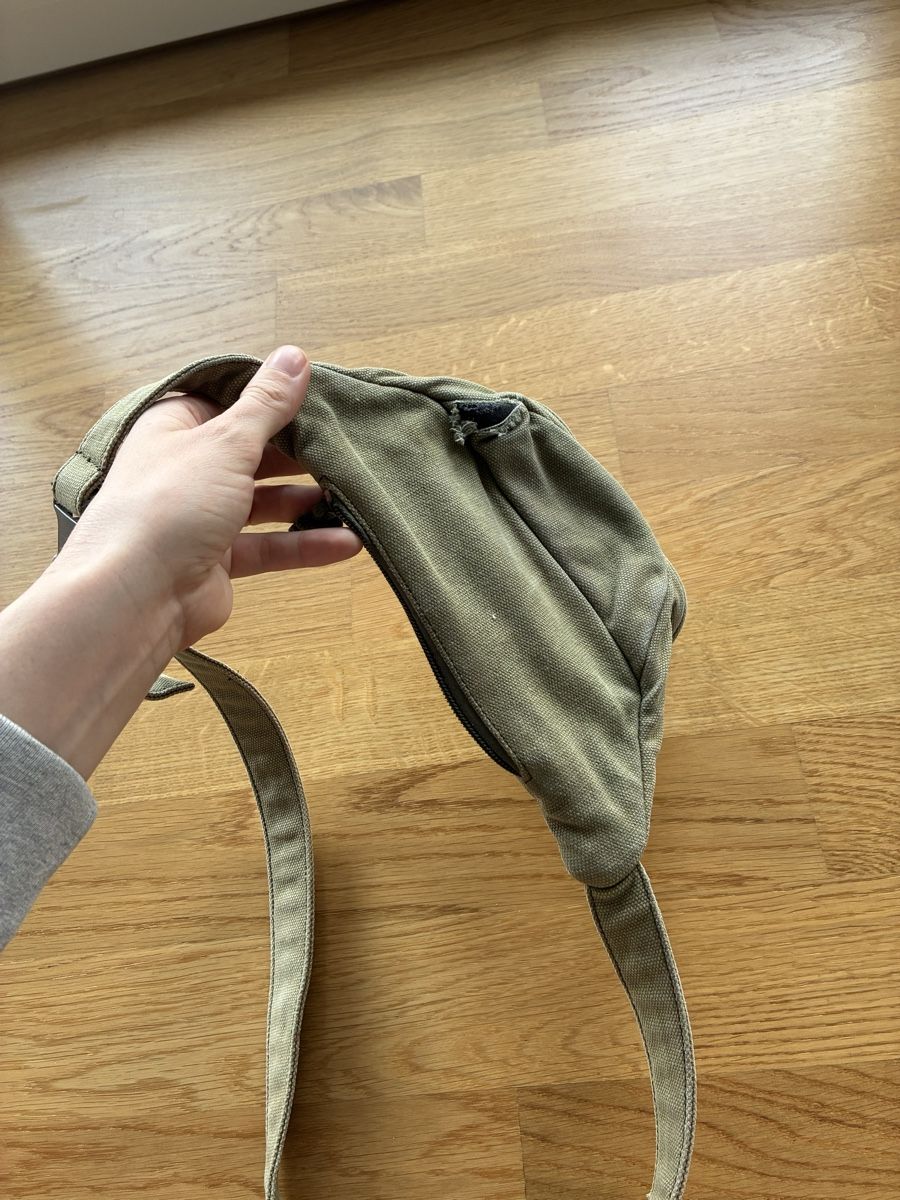 Brandy Melville Borse da donna: Brandy Melville Bauchtasche Oliv – Usato da Muttenz venduto da Vivian_345 1