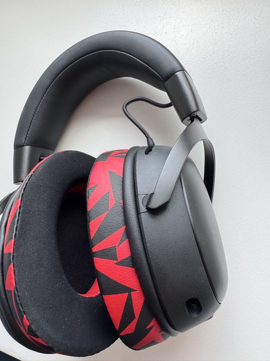 Hyperx Cuffie: HyperX Cloud III 2.4GHz Wireless Kopfhörer guter Zustand – Usato da Happerswil venduto da ruubie01 2