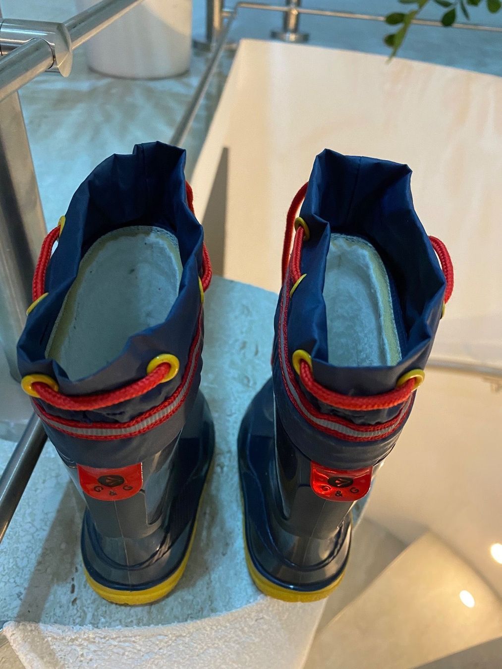 Schuhe für Jungen: Gummi Stiefel Regenstiefel Gr 22 – Gebraucht aus Birrwil von Bendegriz 2