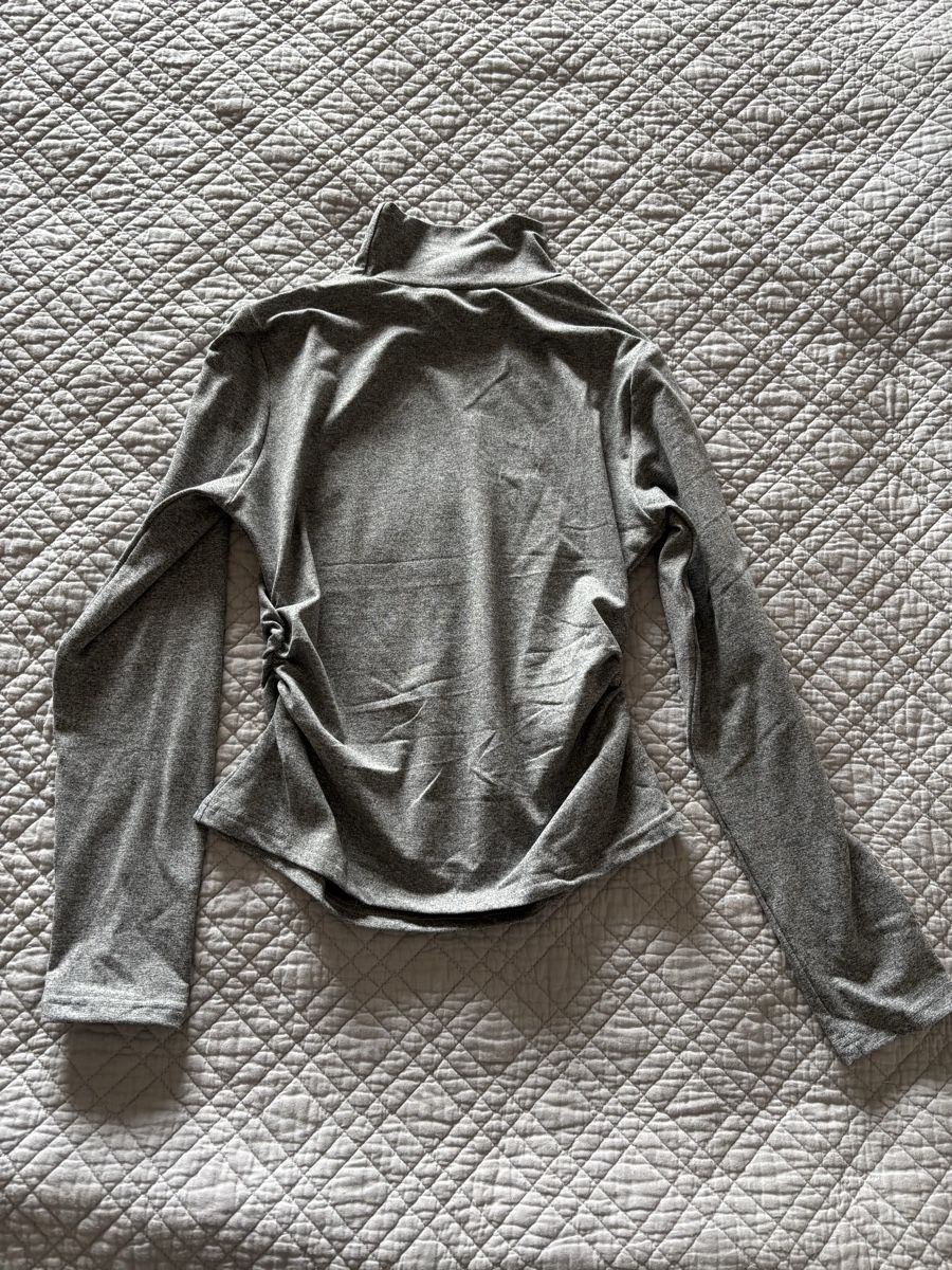 Tops: Pull gris col roulé femme, taille M – Neu (gemäss Beschreibung) aus Lausanne von shabnam.t 2