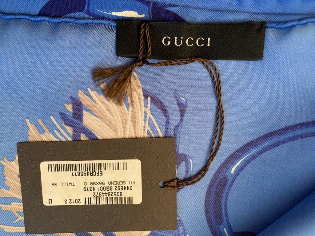 Gucci Foulard & Sciarpe: Foulard GUCCI  "SERENA" 2012 – Usato da Zürich venduto da Libraco 3