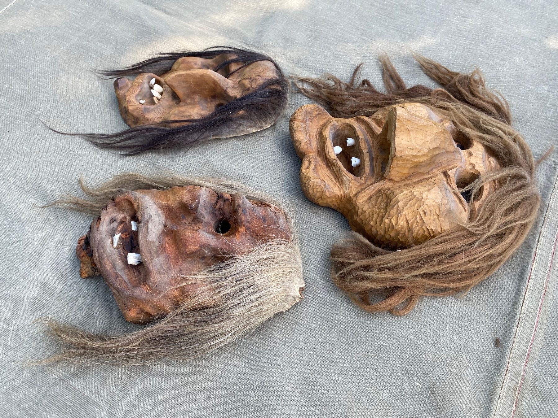 Altro in Antiquarato & Arte: 3 schöne Walliser Holzmasken – Usato da Feldbach venduto da Olive1 3