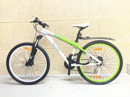 Scott Mountain Bike (S) 26" Wheels, Great for Summer Trails 