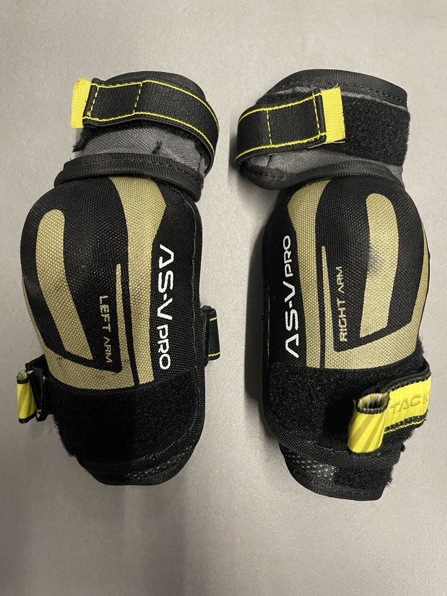 Ccm Protezioni & Imbottiture: CCM Ellenbogenschutz Tacks AS-V pro, 117-127 cm – Usato da Balterswil venduto da stern4888