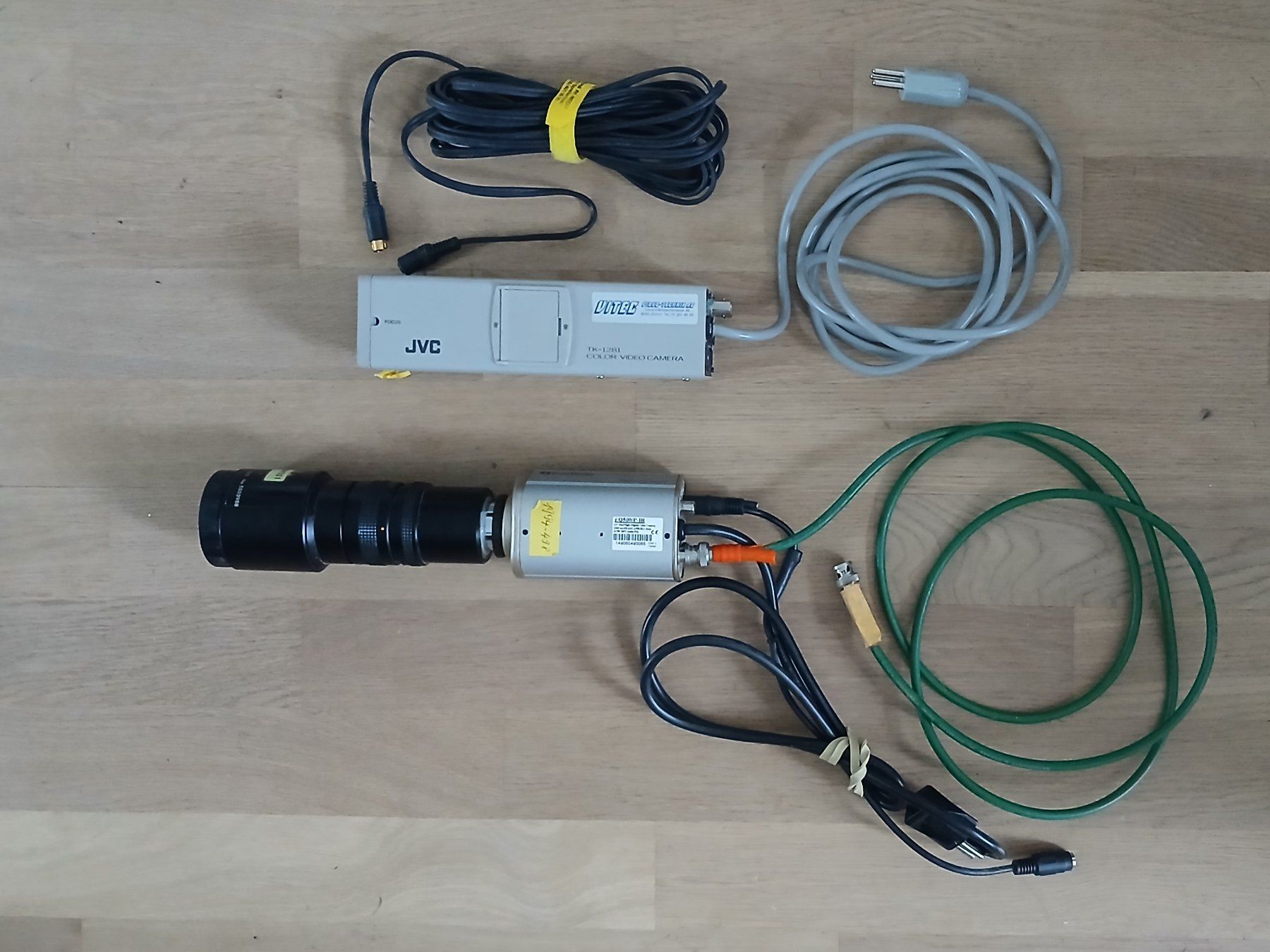 JVC Camcorder: JVC TH-L200 Farb Video Camera, wenig gebraucht – Gebraucht aus Kloten von Travolli