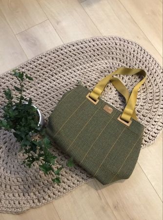 Chic Olive Green Floral Lined Handbag Joules