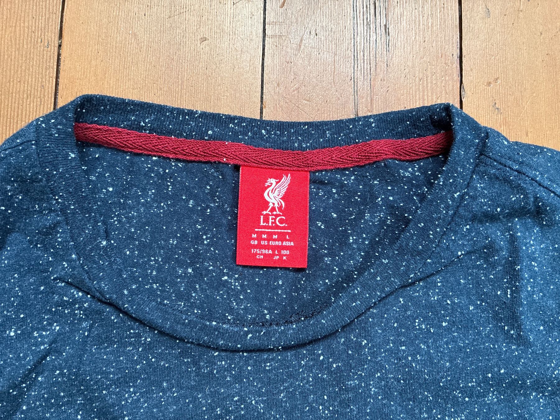 T-shirt: Liverpool Shirt original – Usato da Zürich venduto da Boognishh 1
