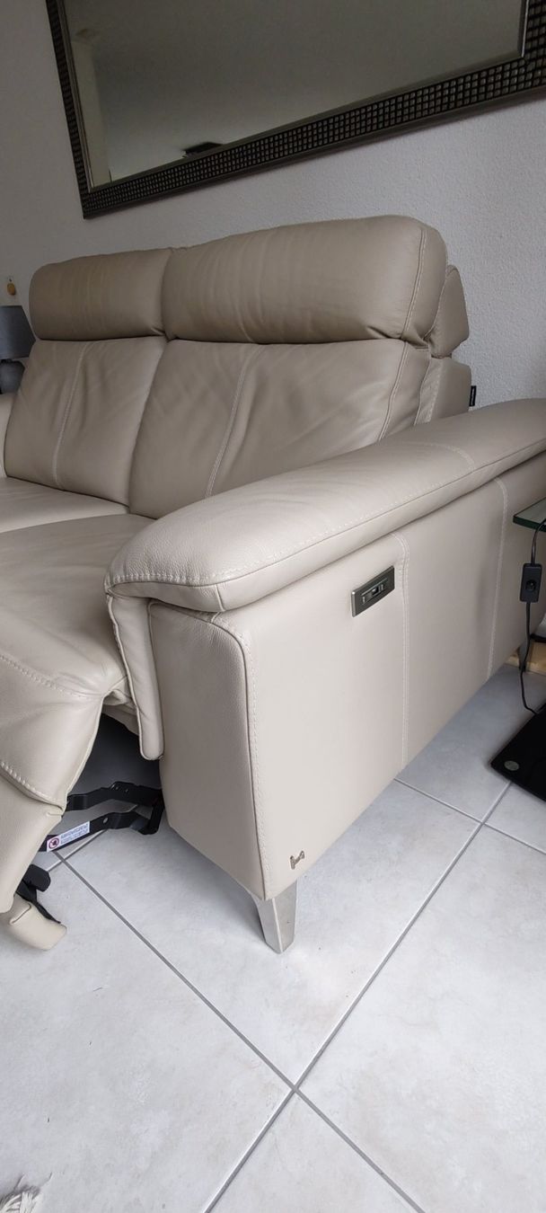 Sofas: Echtleder Relax-Sofa 2-plätzig traditioneller Handwerkskunst – Gebraucht aus Ebikon von Puma018 3