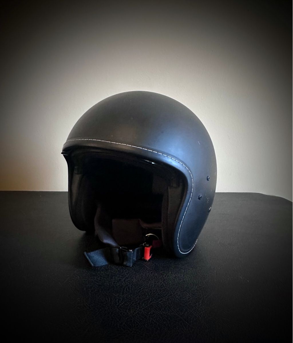 Casques & visières: Stylischer Helm Jethelm Schwarz – D'occasion à Bülach par Against_Child_Abuse 1