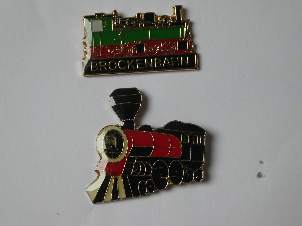 Placchette & Badge: 2 Pins, Motive von Lokomotiven. – Usato da Andelfingen venduto da Annegret06