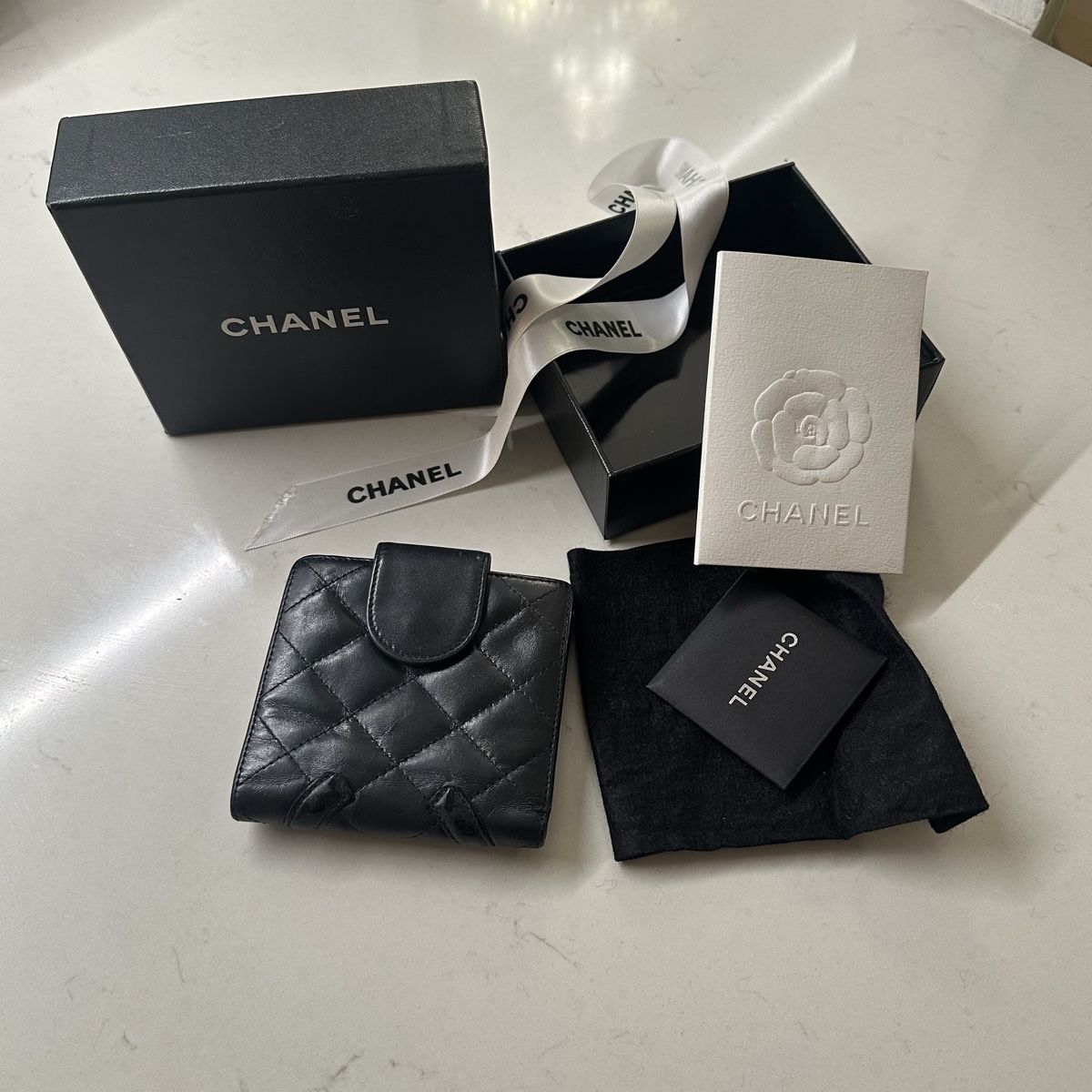 Chanel Portamonete: Chanel Black Caviar Leather Wallet (2004) – Usato da Zürich venduto da OldtownShop 1