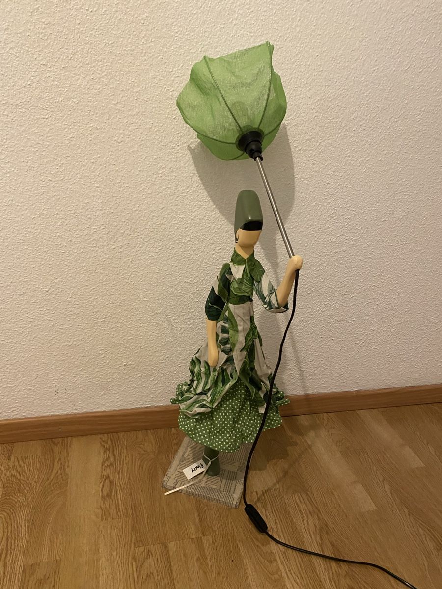 Lampade: Stehlampe-Figur – Usato da Zürich venduto da Gezerlife 1