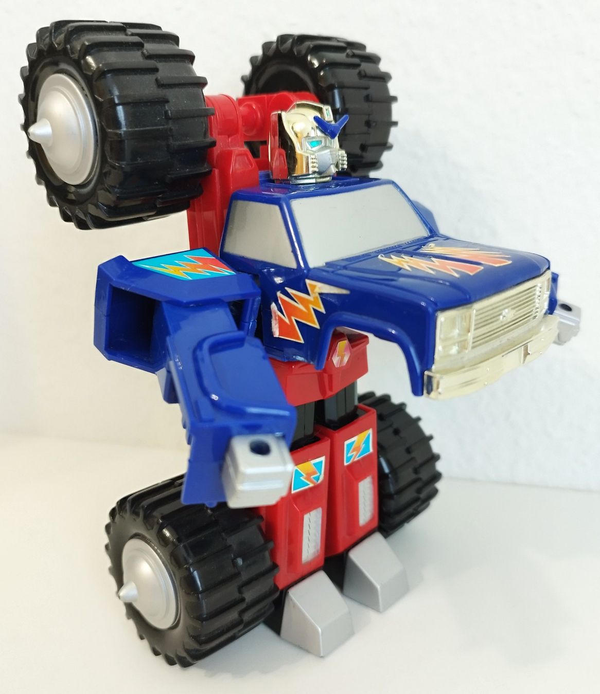 Giocattoli: Vintage Monster-Truck Transformationsroboter mit 2 Waffen – Usato da Uster venduto da Caicedo89 2