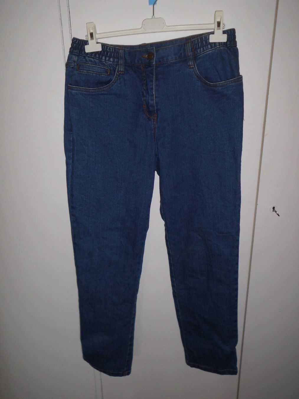 Jeans: Jeans bleu foncé T. 44 – Usato da Marin-Epagnier venduto da Madja