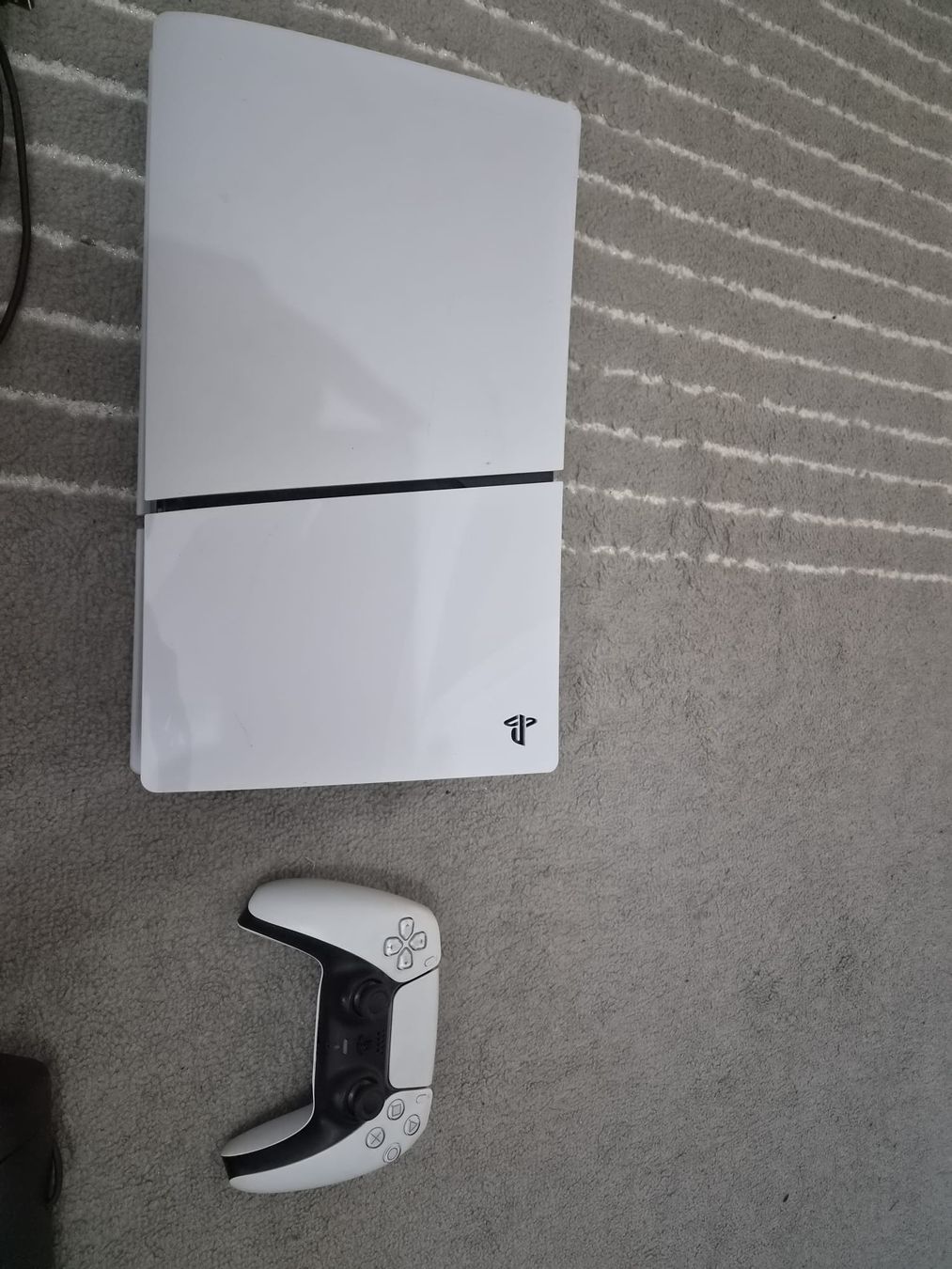 Sony Konsolen: 🎮 PS5 Slim Digital Edition + Logitech Set – Gebraucht aus Biel/Bienne von bur_j77h 5