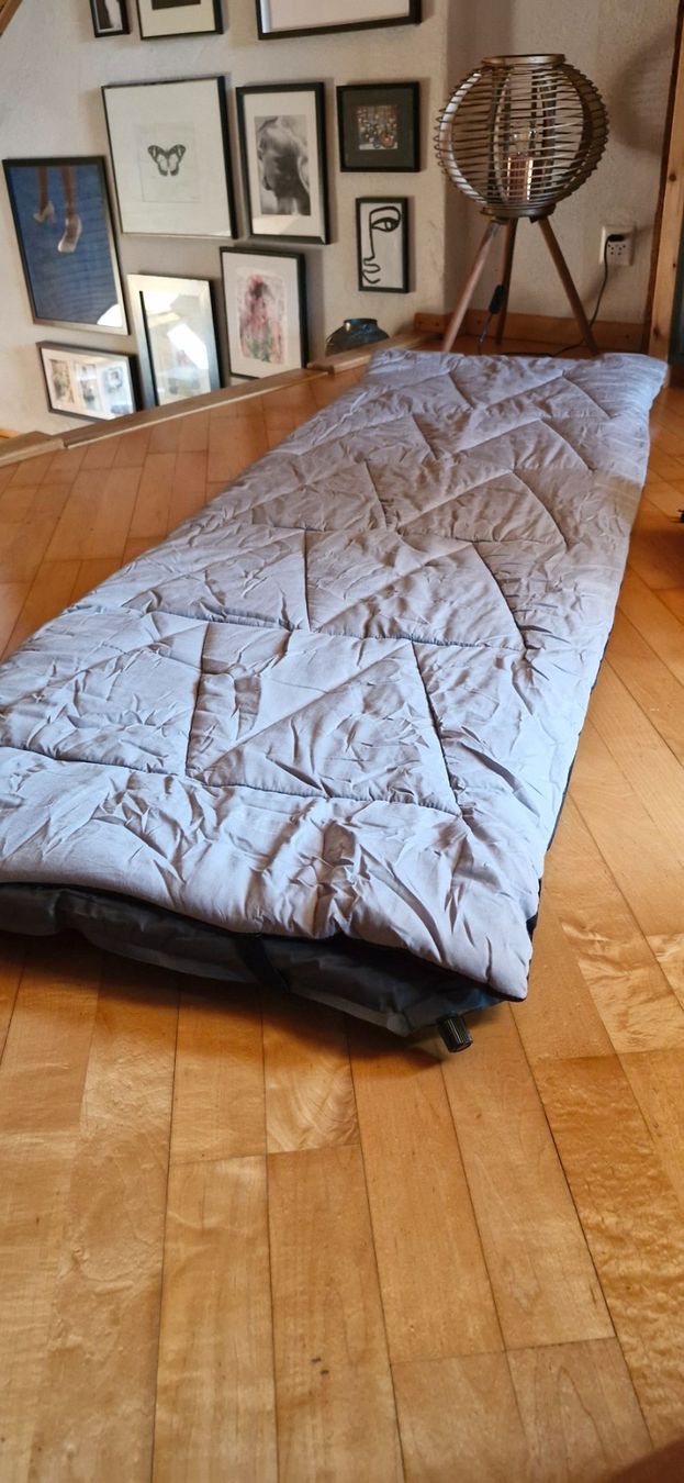 Matratzen: Isomatte "The Future" mit Topper von King-Camp – Gebraucht aus Hinwil von Tigae 4