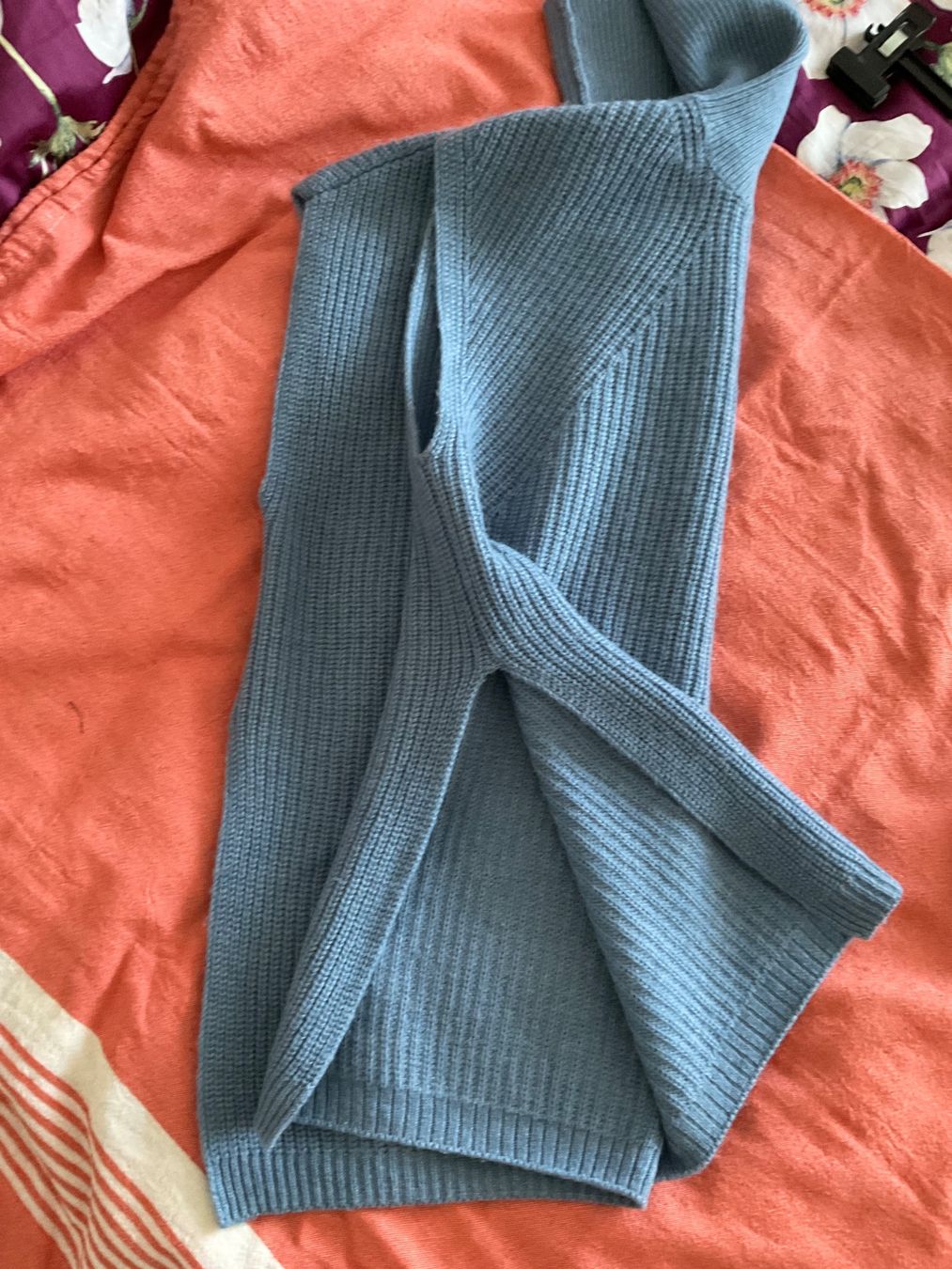 Pullover & Sweatshirts: Schöner Wolle Pullunder Gr ca M hellblau Rollkragen – Gebraucht aus Urdorf von alda02 5