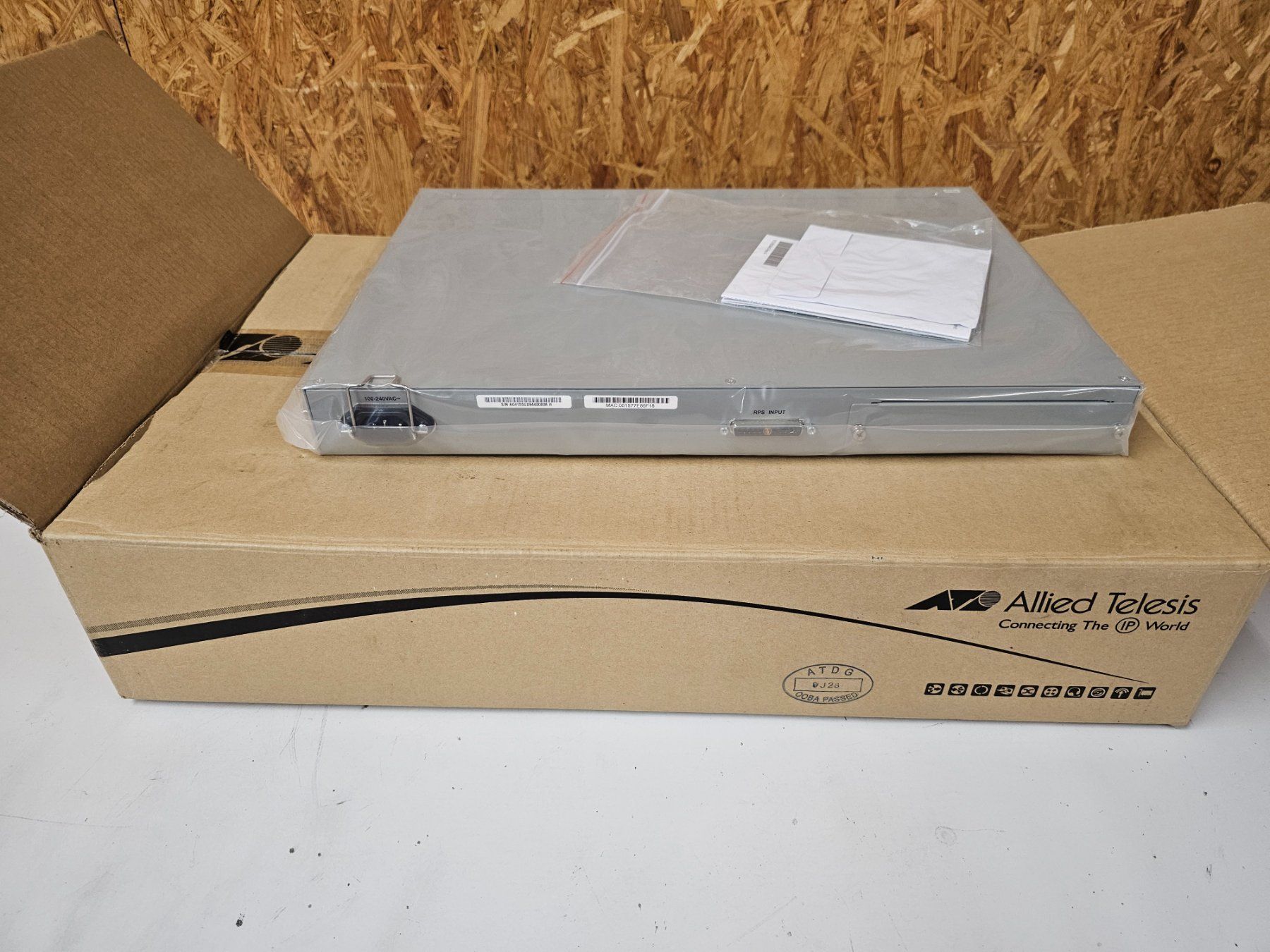 Server: 3gbs switch Allied Telesis x600-24ts/xp Neu – Neu und originalverpackt aus Schupfart von philippb06 4