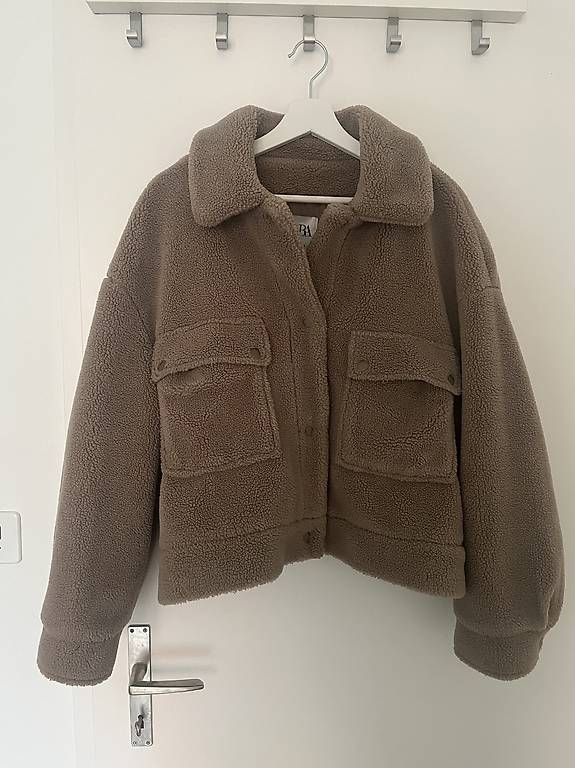 Giacche: Hellbraune Teddyjacke Grösse M – Usato da Zürich venduto da Imaime