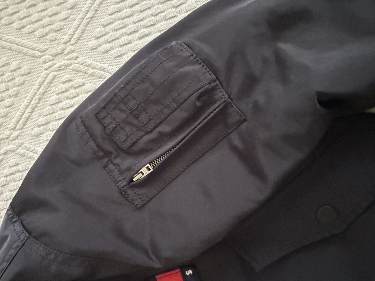 Tommy Hilfiger Jacken: Tommy Hilfiger Bomberjacke Gr. S – Gebraucht aus Erlinsbach SO von VWV1 8