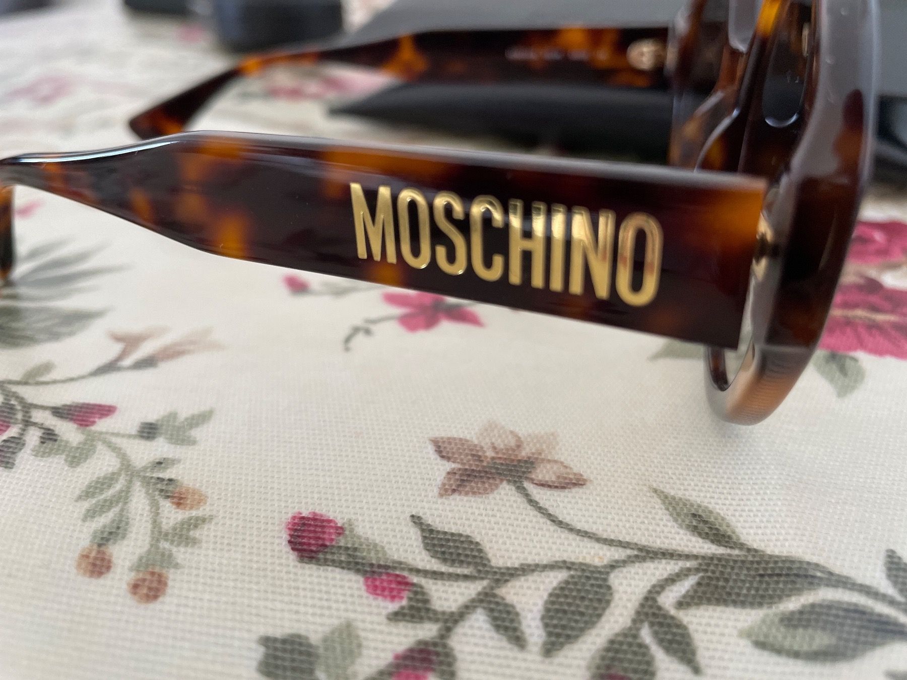 Moschino Occhiali & Lenti: Moschino Sonnenbrille – Nuovo (secondo la descrizione) da Oberentfelden venduto da ana_s526 1