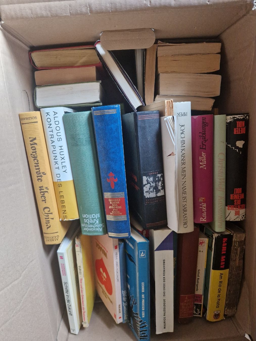 Libri: Grosses Bücherpaket ca 800 stück - 18 Karton – Usato da Schönenwerd venduto da dia_85tj 1