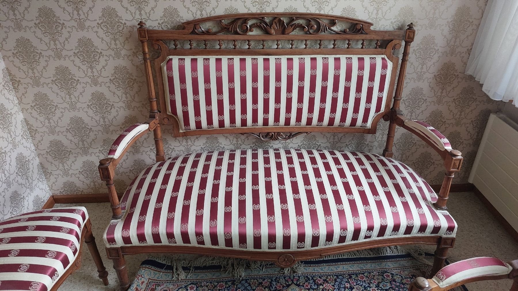 Sofas: Sitzgruppe 140jährig: Sofa un ein Sessel,  neu bezogen – Gebraucht aus Dornach von Nadjeffel 1