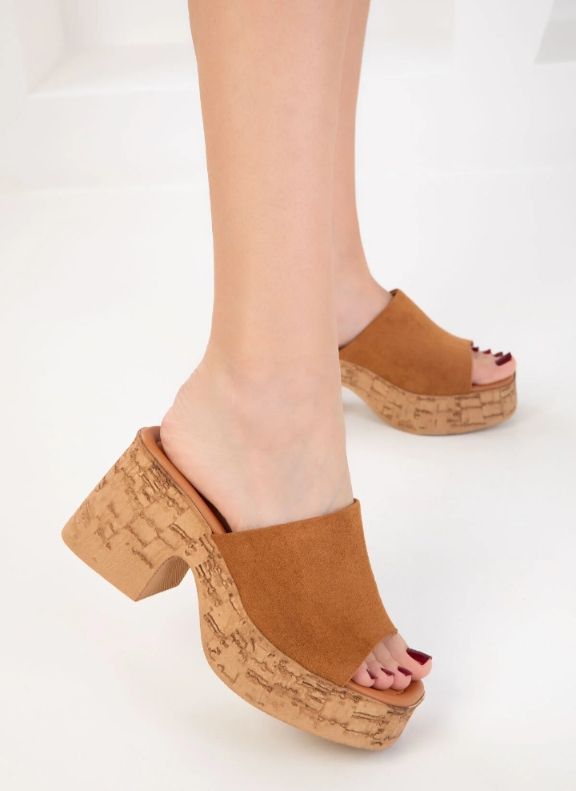 Scarpe da donna: Musse&Cloud 70s Plateau Clogs, Gr. 38 – Usato da Aarau Rohr venduto da Maneki-neko 5