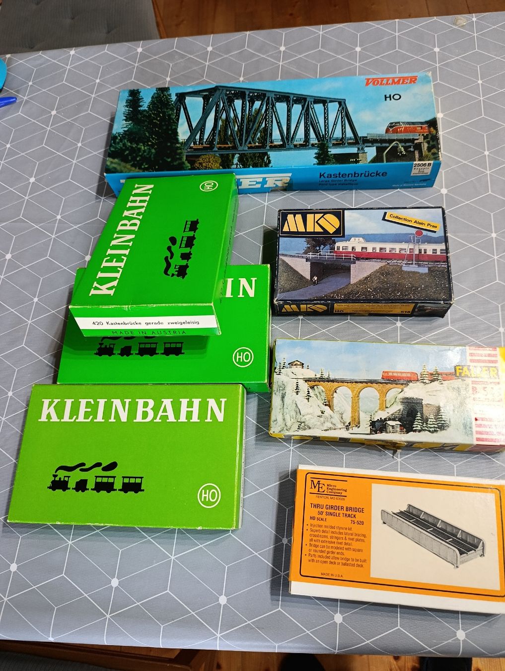 Kit di modellismo & Modellini statici: HO Scale Model Railway Bridge Bundle - Kleinbahn, Vollmer – Usato da Tafers venduto da LitusPS