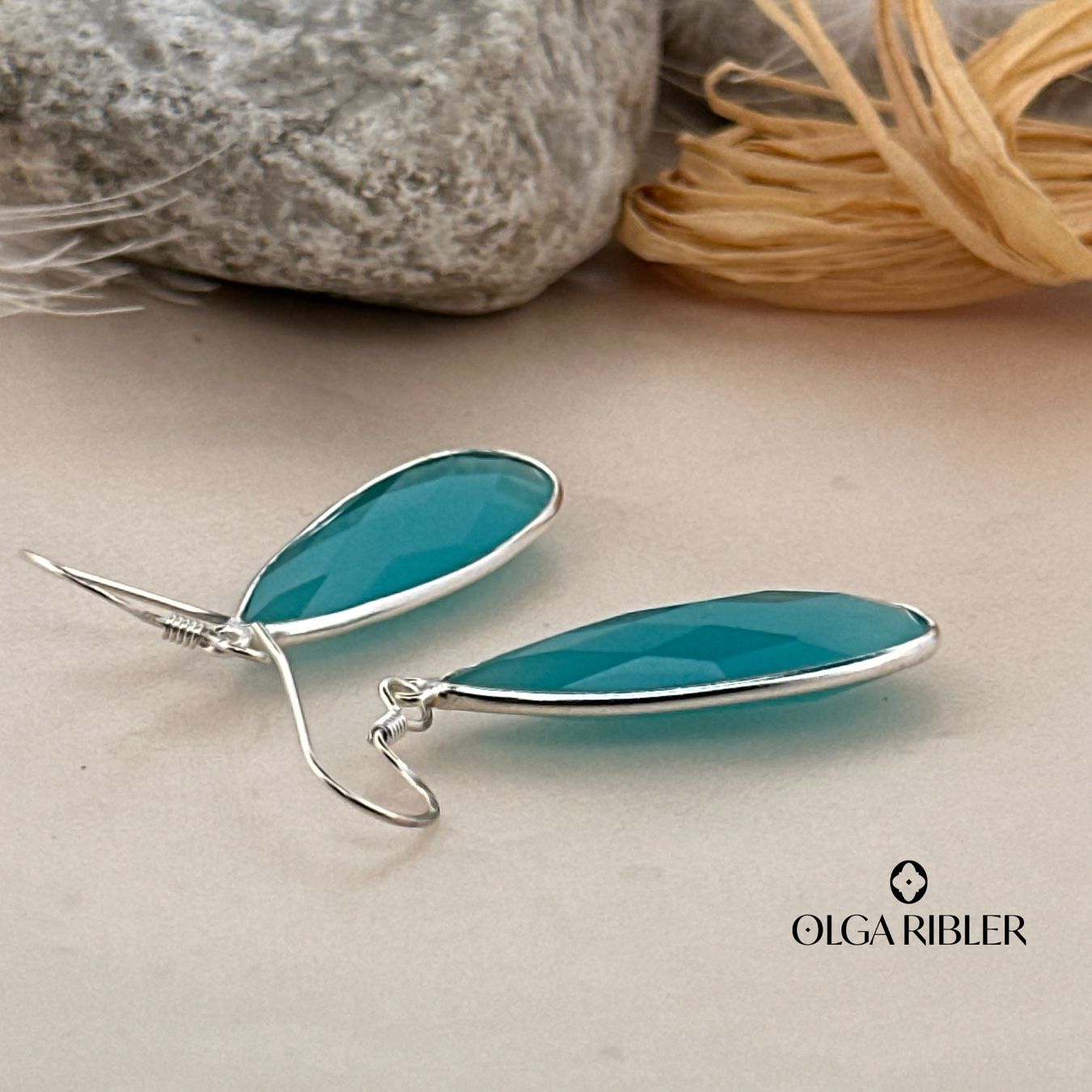 Olga Ribler Boucles d'oreille: Silberohrhänger mit blauem Chalcedon – Neuf (Voir description) à Luzern par MonikaS03 3