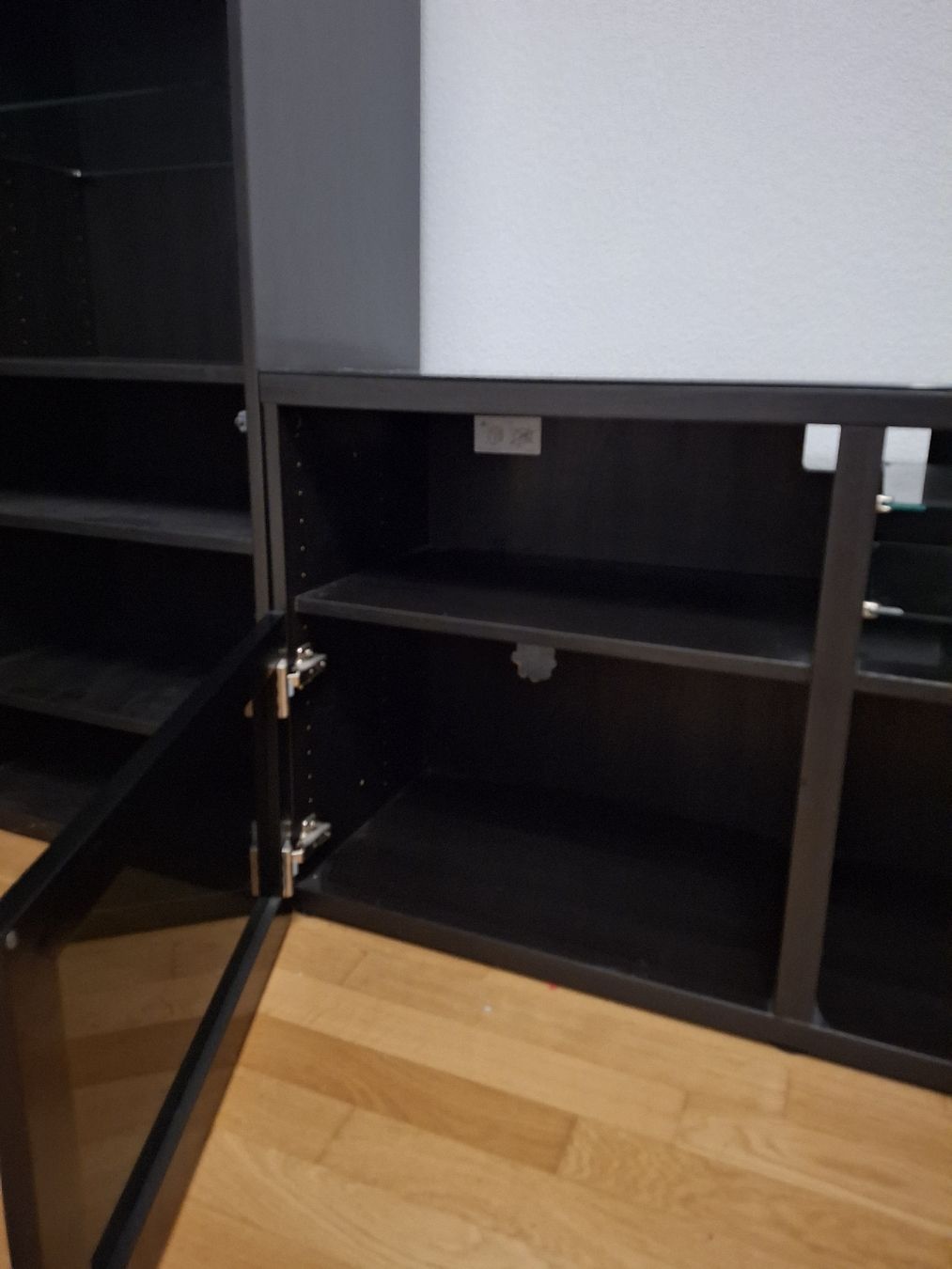Ikea Mobili TV: TV Möbel mit Glasdeckplatten – Usato da Wetzikon ZH venduto da kee_vc75 4