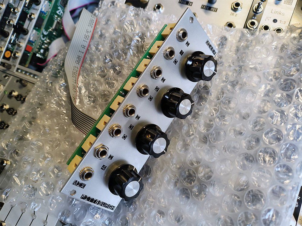 Strumenti musicali: Pittsburgh Modular Eurorack Mixer – Usato da Knonau venduto da der_Alexan 1
