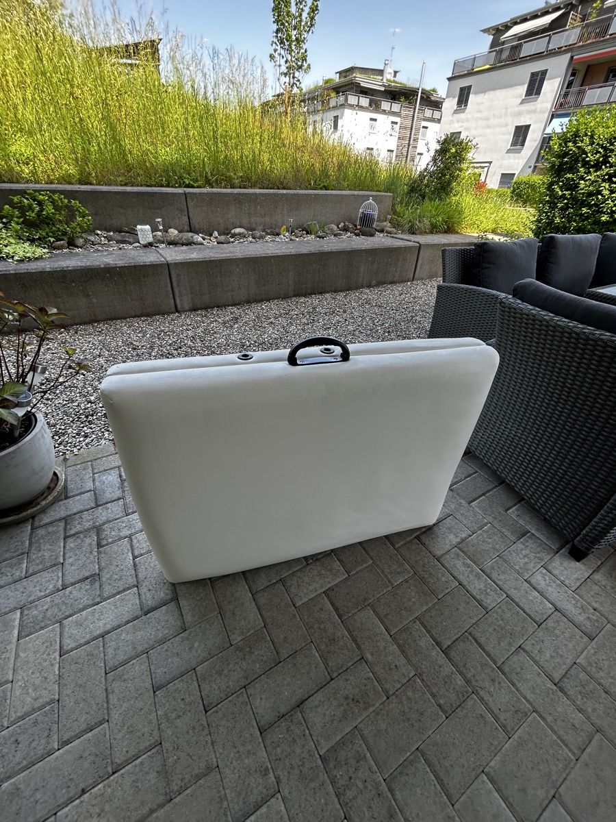Fauteuils de soin: Massageliege – D'occasion à Winterthur par BMW440 2