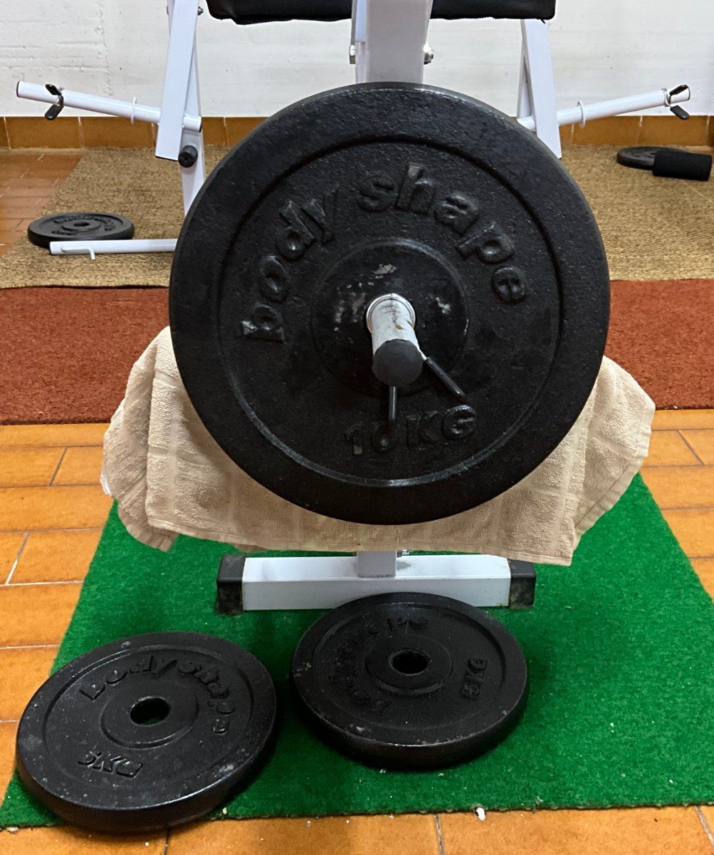 Hometrainer: Barbell weight set – Gebraucht aus Minusio von MinusioMc 1