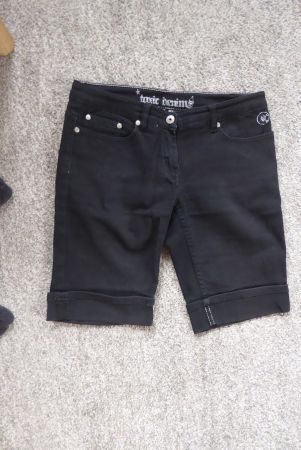 Kurze schwarze Jeans Hose Gr 36 Bund 38cm UND Top Zustand