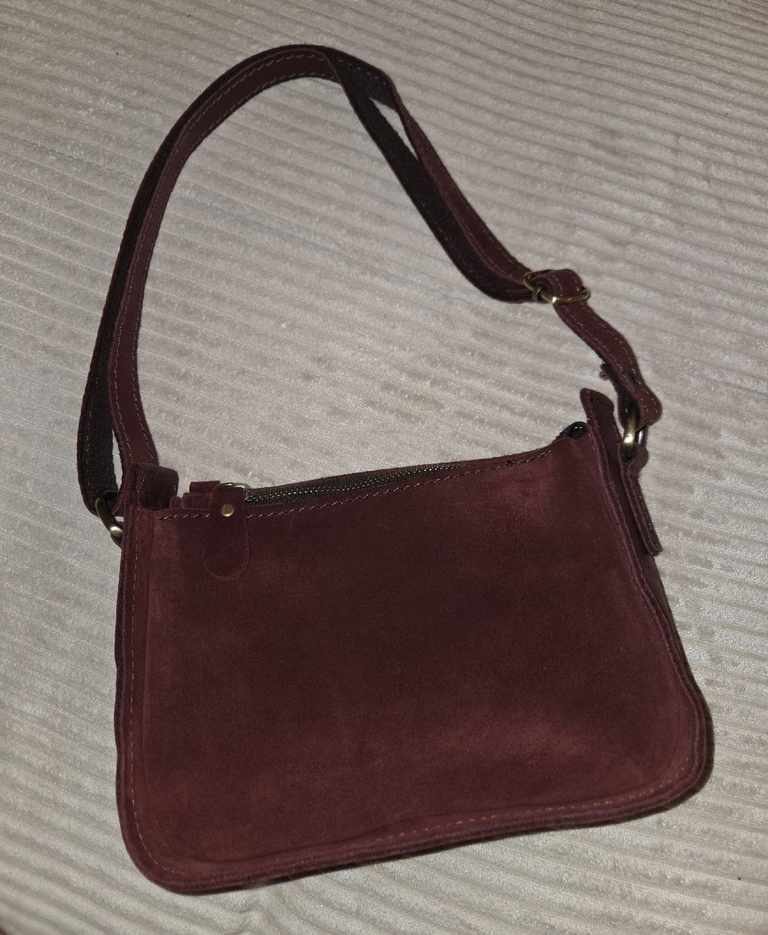 Borse da donna: Handtasche Wildleder / Frabe: Bordeauxrot – Usato da Bern venduto da Produkte.verkauf 2