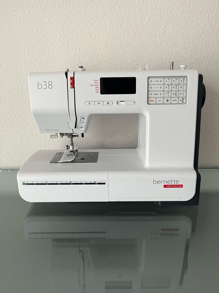 Bernina Macchine da cucire: Bernette b38 Nähmaschine – Nuovo (secondo la descrizione) da Langenthal venduto da andy83