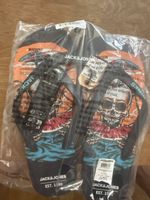 Neue Flip-Flops von Jack&Jones, Totenkopfmuster, Größe 42/43
