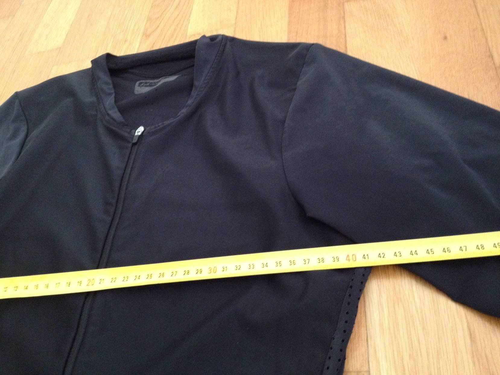 T-shirt: Sport Oberteil – Usato da Dübendorf venduto da Fip05 5