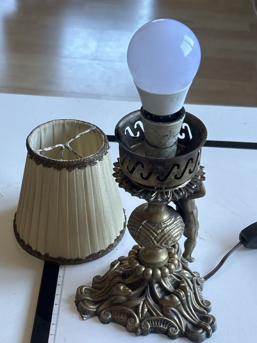 Lampade: Tischlampe Engel Messing mit Schirm (I13) – Usato da Neuenhof venduto da bro_9zsg 7